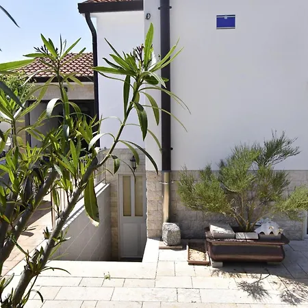Geraeumige Kellerwohnung In Der Naehe Von By Interhome Lejlighed *