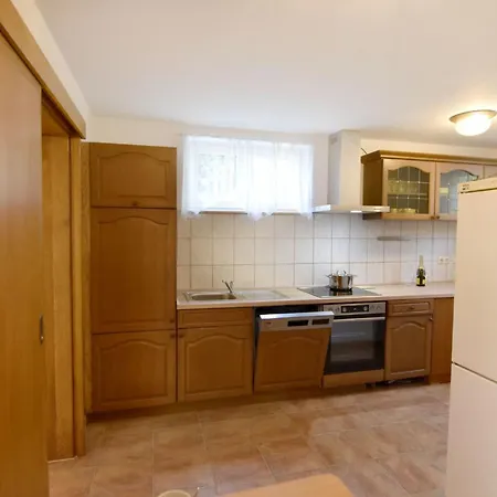 Geraeumige Kellerwohnung In Der Naehe Von By Interhome *