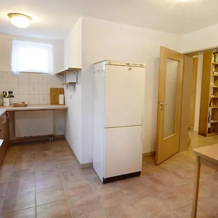 Geraeumige Kellerwohnung In Der Naehe Von By Interhome Lejlighed Umag
