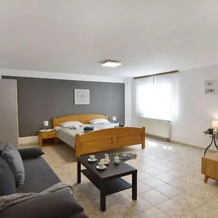 Geraeumige Kellerwohnung In Der Naehe Von By Interhome * Umag