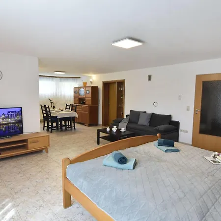 Lejlighed Geraeumige Kellerwohnung In Der Naehe Von By Interhome